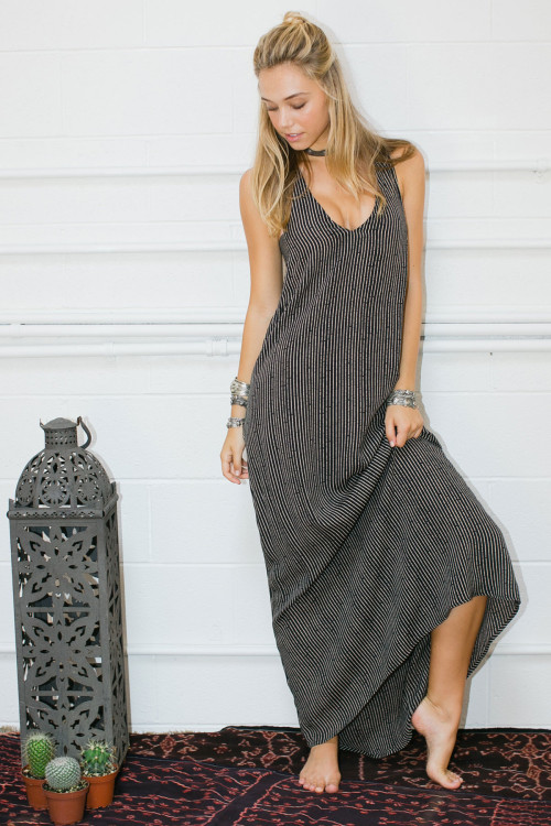 alexisrenmodel:  Alexis Ren DAY MAXI DRESS Flynn Syke 