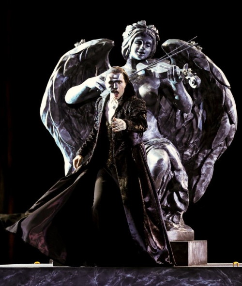 operafantomet: Joshua Robson as the Phantom in POTO Sydney Harbour