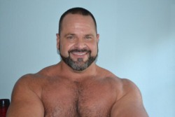 bigbearcub15:Hairy muscle dad