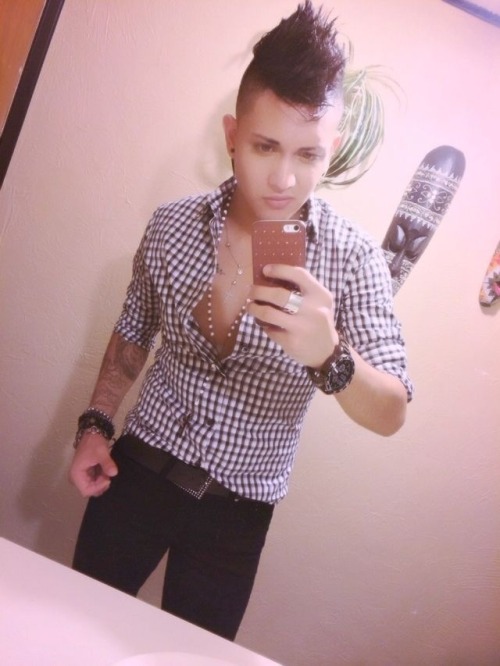 tensixteen1016:  Photo set of submissions from i-datgoodshit-love.tumblr.com Follow Me For More Gay Porn  Pretty hole