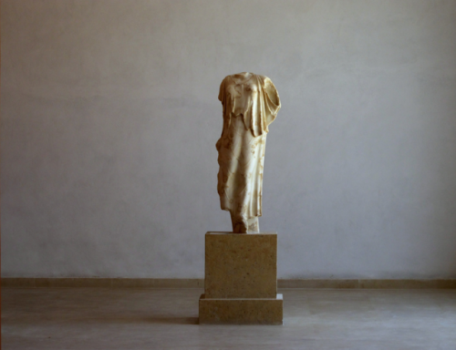 marmarinos:Ancient Greek statue of a woman or goddess from the Paros Museum on Paros, Greece. Photo 