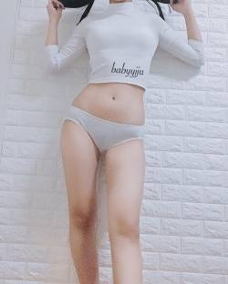 babyjju:    내글에 댓글달아주는 사람들 팔십퍼는 예쁜말을 하는데그걸 다 믿으면안된다니 머리가 터질것같아여어쨌든 오랜만,,, 시험이 드디어 끝났다구여👻결과는 오늘아침에 본 개똥같지만