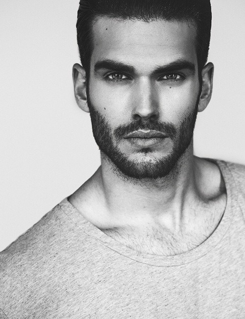 gaymadridboy:  I love men with a beard (Part 317)