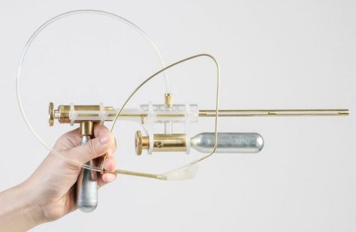 Tear Gun by Yi-Fei ChenDuring Dutch Design Week in 2016, Taiwanese designer Yi-Fei Chen presented he