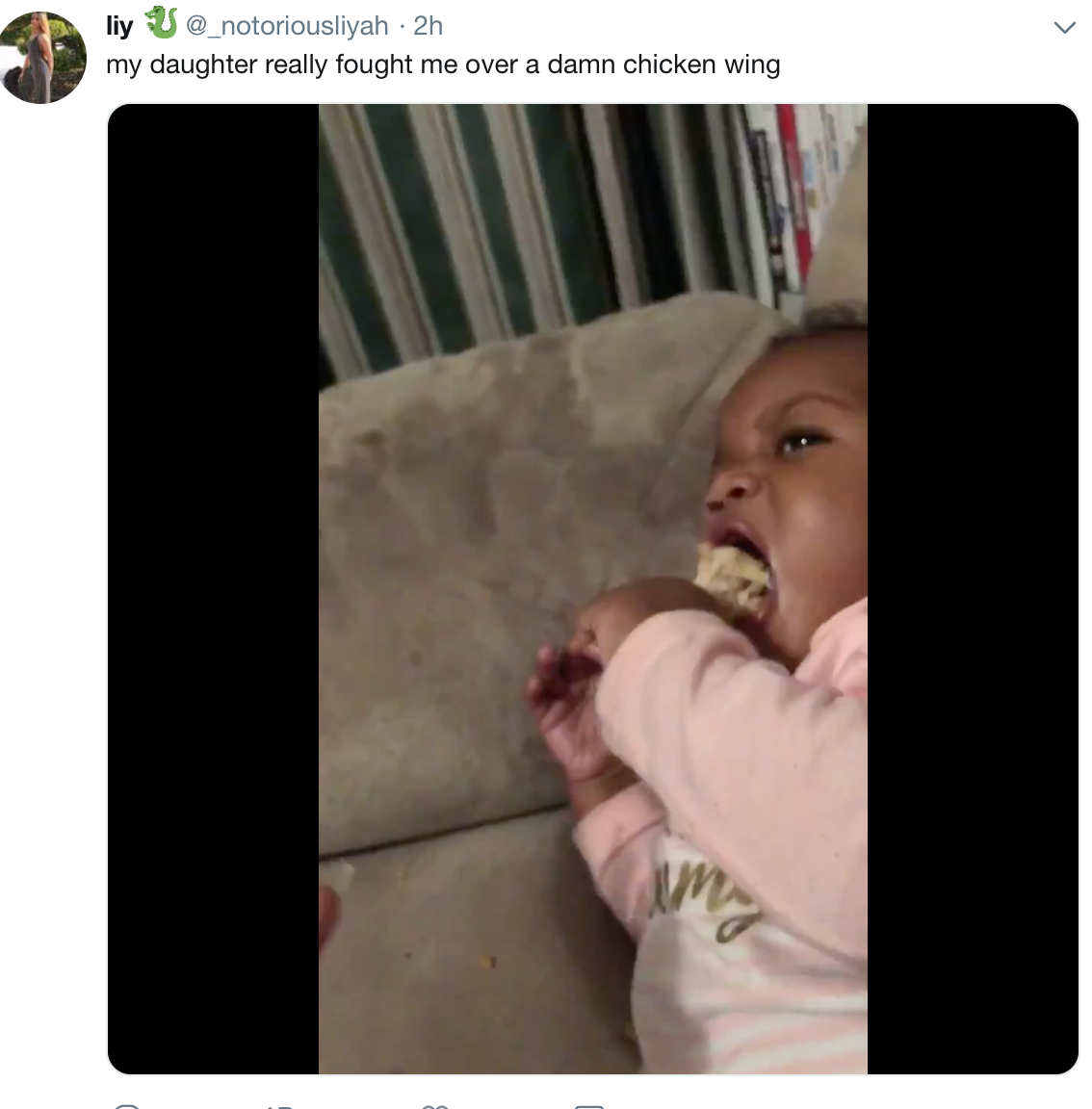 te-amo-corazon:  chrissongzzz:  Black Girls And Food.😂  her feelings was really