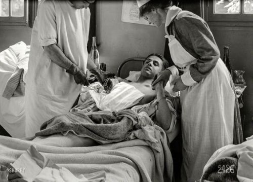 Lewis Hine captures a scene in American Military Hospital No. 1 (Neuilly, France) on June 12th, 1918
