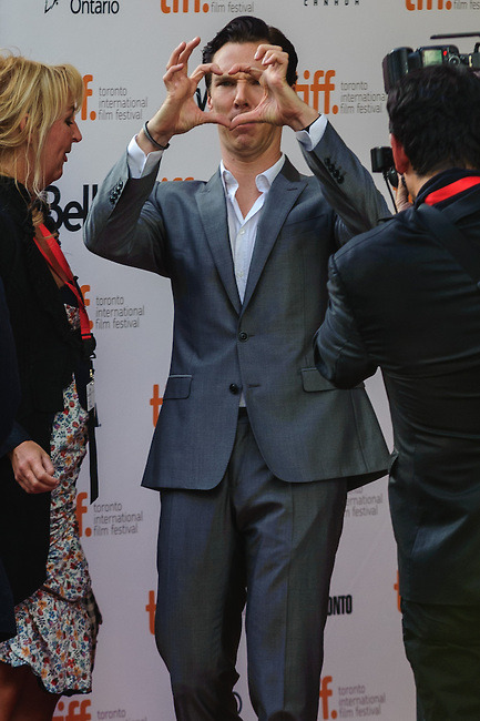 XXX londonphile:  Proof that Benedict can actually photo