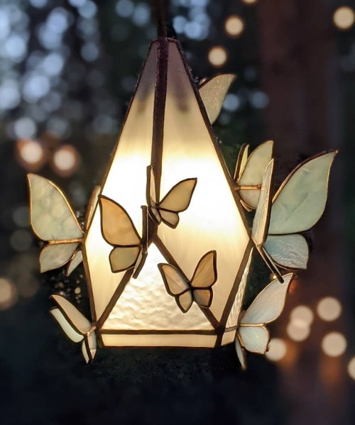 sosuperawesome:Moth to a Flame LampsNeile on Etsy