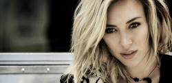 fuckyeahhilaryfan-blog:  Hilary Duff by HARPER