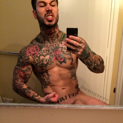 mikesaliano:hm69:  gr8 photo set - and u can see his dick at the end! http://hunternprey.tumblr.com/archive  15,000  followers http://hm69.tumblr.com/archive  7700  followers bimarrieddaddy:  Sometimes, life is messy Because I’m Bi. http://bimarrieddaddy.