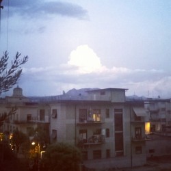 Pare Che È Esplosa Una Nuvola #Cloud #Clouds #Explosion #Sky #House #Photo #Cielo
