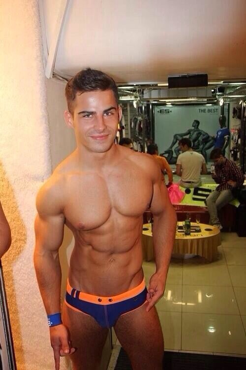 Horny muscle jock