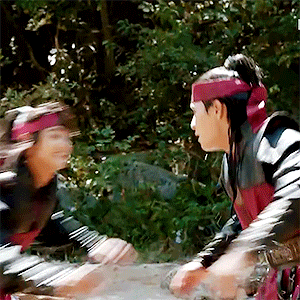 dansphil: Friends who fight in water together, stay together