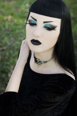 gothicandamazing:    Model, MUA: Obsidian