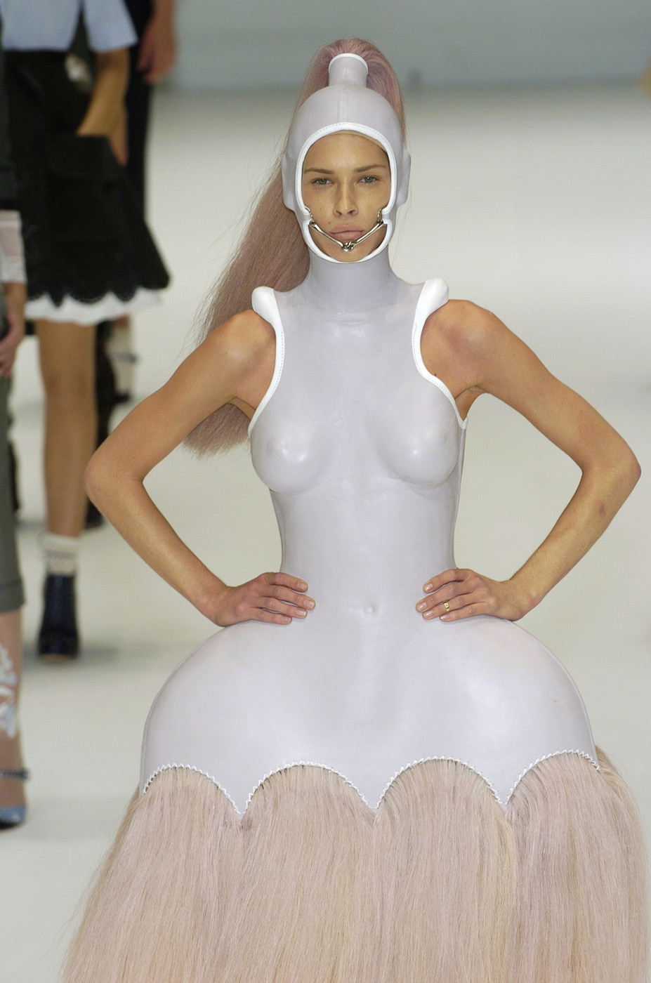 lelaid:  Erin Wasson at Alexander McQueen, Spring/Summer 2005 