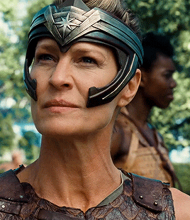 saltybatman:make me choose → @wraithpirate asked General Okoye or General Antiope