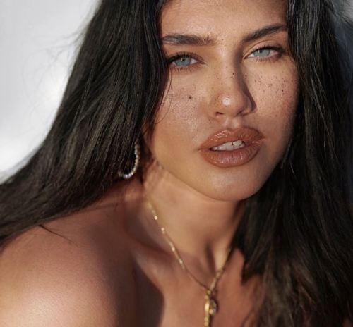 beautifully-big-magazine:  La’tecia Thomas on Instagram