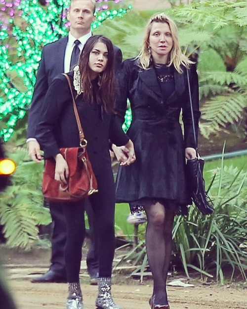 frankiesisi:Frances Bean Cobain and Courtney Love Cobain at the memorial service of Carrie Fisher &a