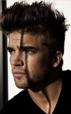 grabyourankles:  River Viiperi