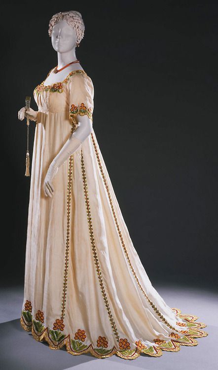 Evening dress ca. 1805-10 From the Philadelphia Museum of Art - Fripperies and Fobs