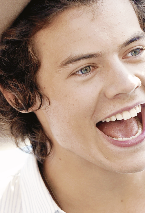 queenofindecision - 22/??? harry styles close-ups