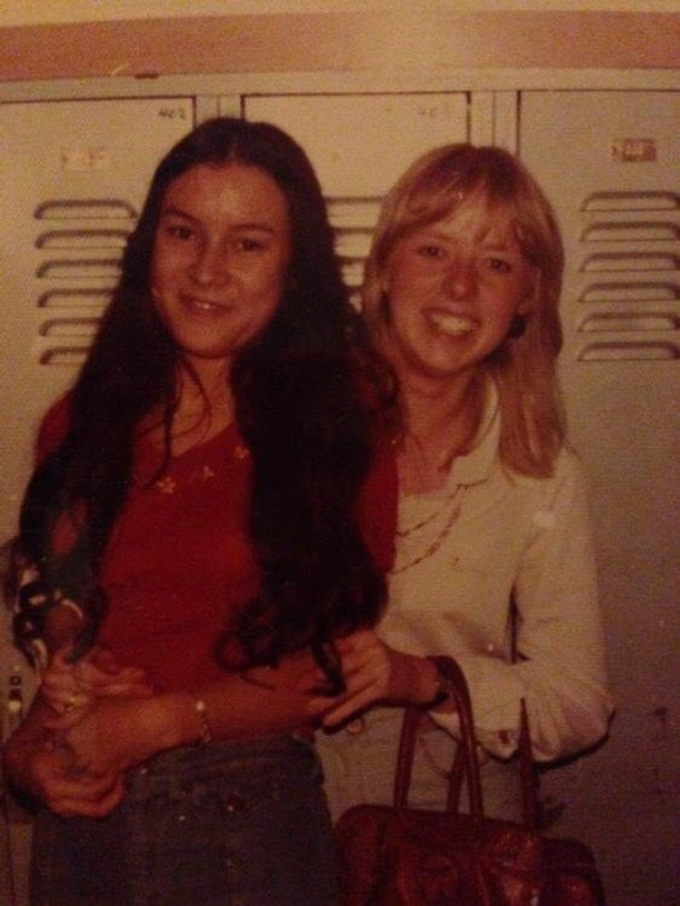 A young Jennifer Tilly with her high school best friend Linda, circa 1975. (Courtesy chwawagirl/Twitter)