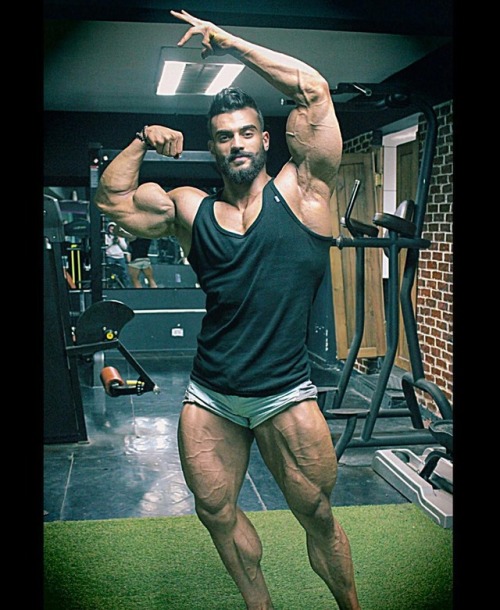 sexymusclebeast7:  Mohamed Elqadi @mo.qadi #mohamed elqadi