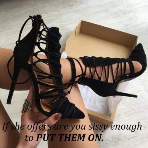 april-rae:julieoneillthings: ionlybottom8503:iwishforsissy: YES I AM And the dress that would go wit