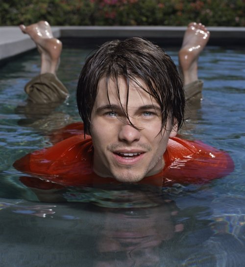 gayfootblog:  jason ritter…