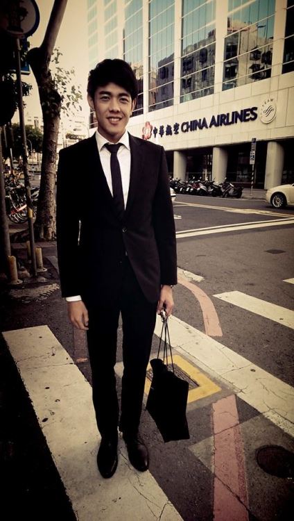 ohwowwild:New face on Singapore TV - Charles Lee (Part 2)Not a new face in Taiwan though! Follow: ht