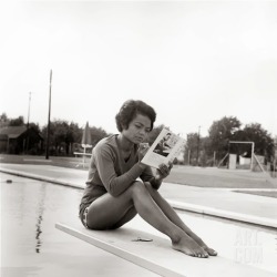 cryoverkiltmilk: hopeful-melancholy:   Eartha Kitt photographed at the pool by Isaac Sutton, 1959    Just so people don’t miss the significance, this is back when a black person sticking their TOE in the water was enough for some people to want the