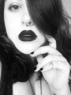 gealach-sidhe:  gealach-sidhe:  B&amp;W  Reblogging old selfies because I’m vain like that