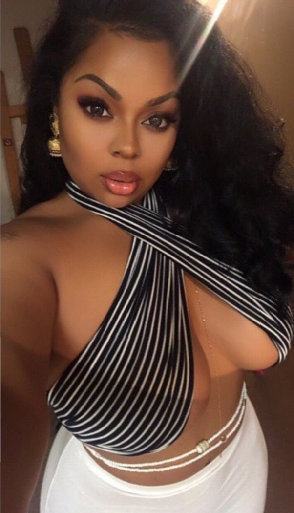 kingjazziedad:  kingjazziedad:  DeliciouslySexy. Curvy. BootiDelicious Mami…Ms