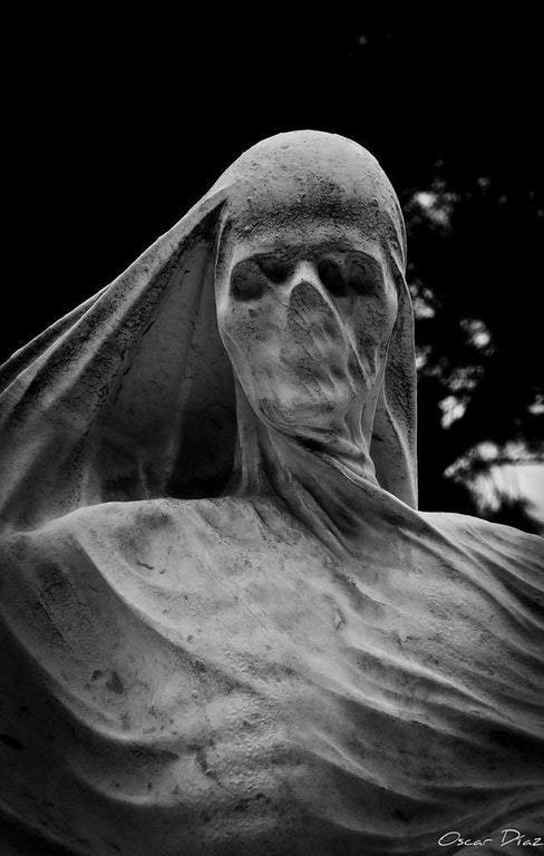 sixpenceee:  Statue at Juncosa’s tomb in Montjuïc Cemetery, Barcelona.