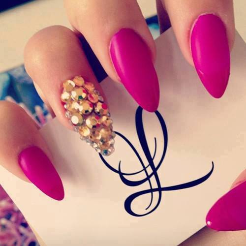 glamtastic:  .