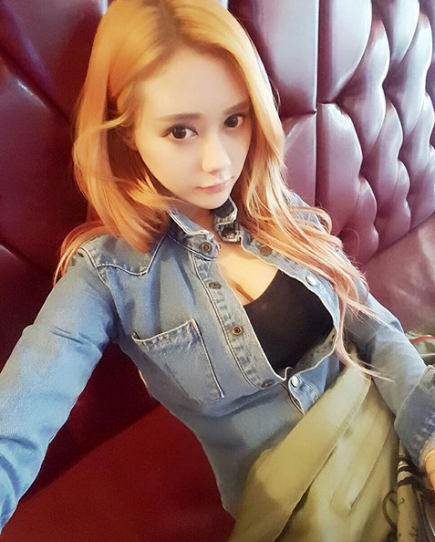 korean-dreams-girls:   Kim Ha Yul - Selca porn pictures