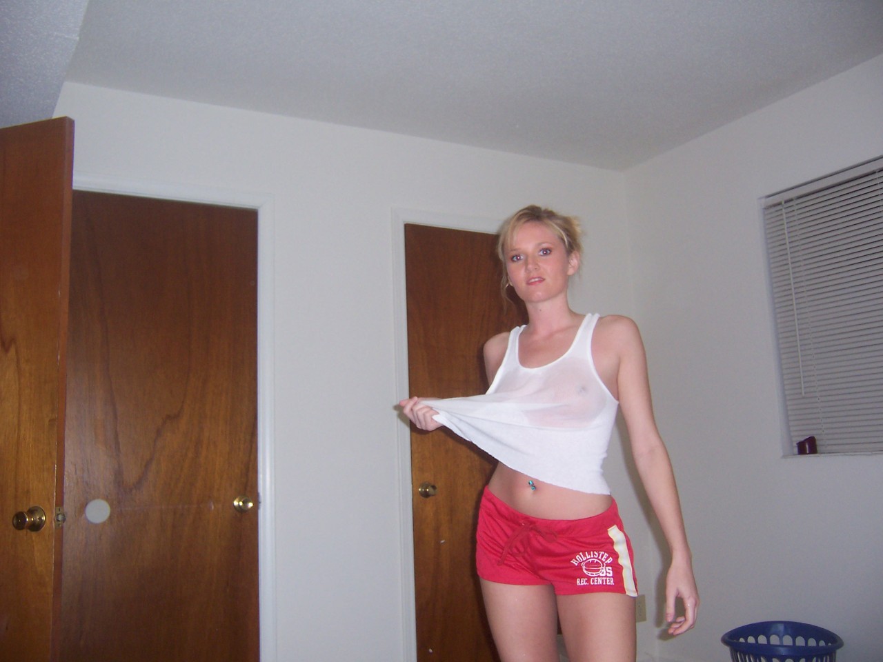 Blonde   wet shirt Facebook orgasmpics.org randomsexygifs.com