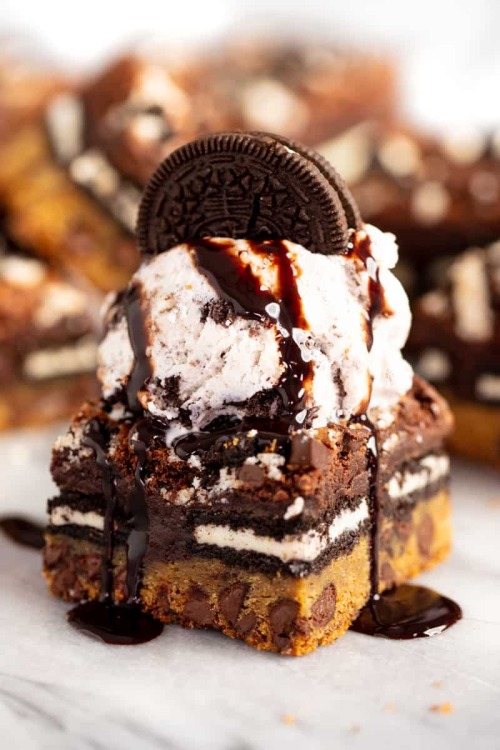 daily-deliciousness:  Slutty brownies