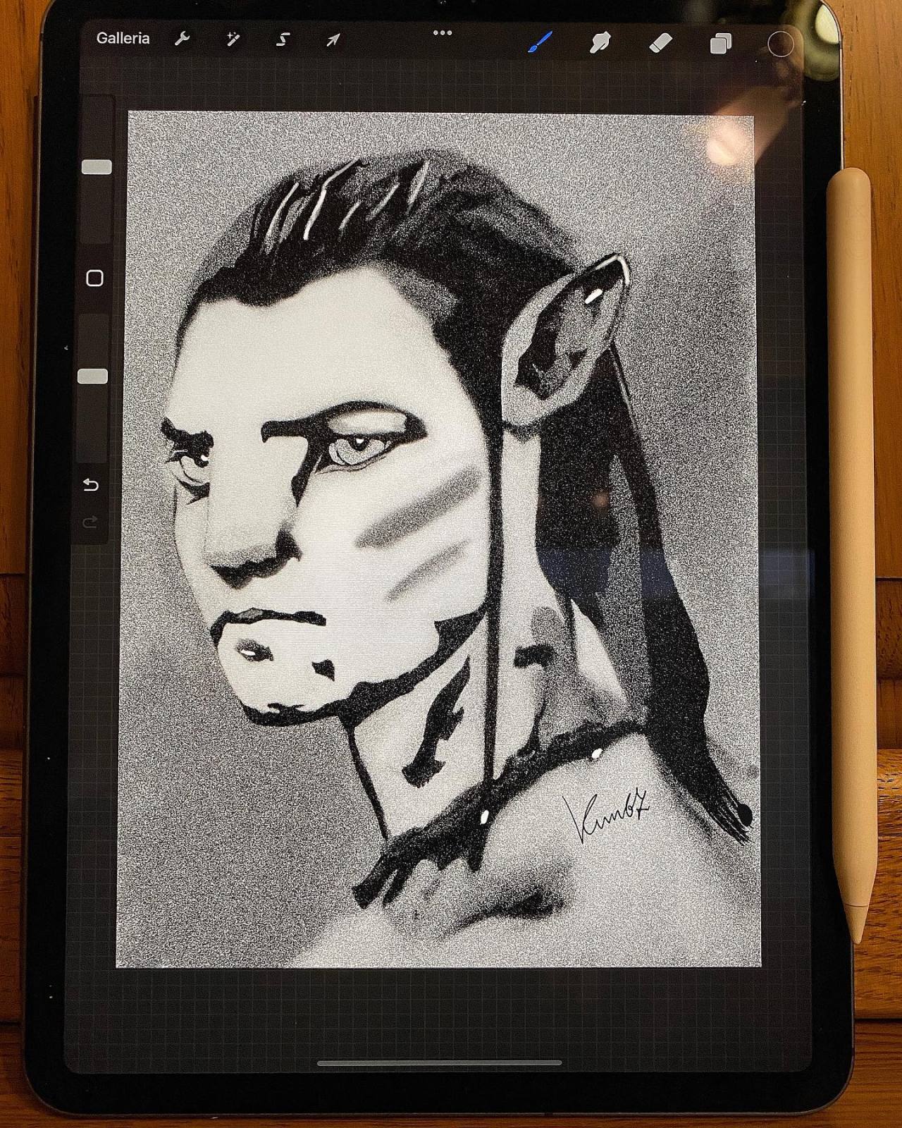 kimberlyann_67 My Jake Sully 💙 ~~~~~~~~~~~~~~~~~~~~~ Device: IPad Pro App used: @procreate Style: charcoal and 