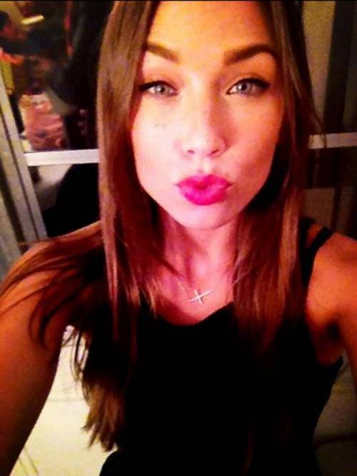 badbroads:  badbroads.tumblr.com TJ’s Bad Broads  Omg she’s hot!Submit, Reblog, like, follow…  http://1moreburpee.tumblr.com