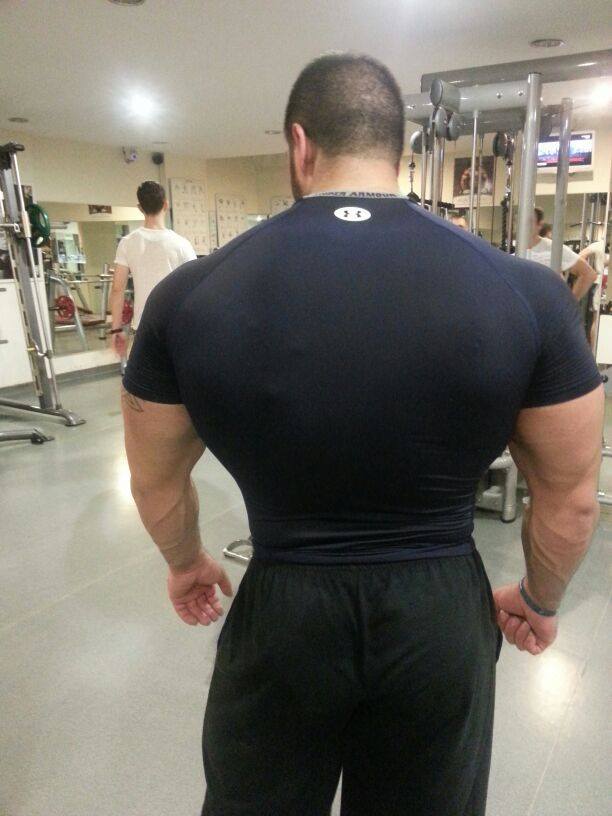 bigguythings:  jjsmithmg:  Nati Ben Moshe  Just Big Guys: This is how a Real Man