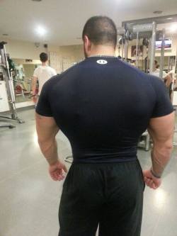 bigguythings:  jjsmithmg:  Nati Ben Moshe  Just Big Guys: This is how a Real Man looks, 8/10