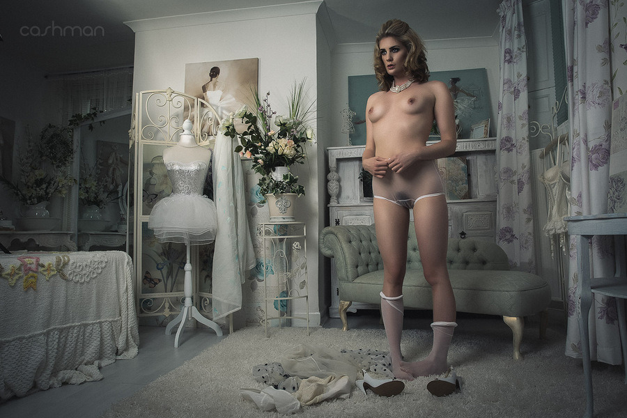 something-eyecatching:  Something different Model: Artemis Fauna  Photographer: