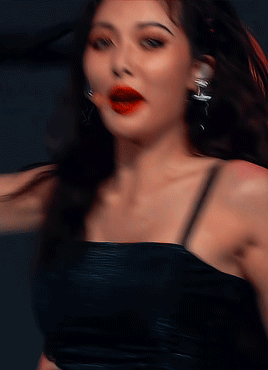 lulerains:  (180726) triple h - retro future