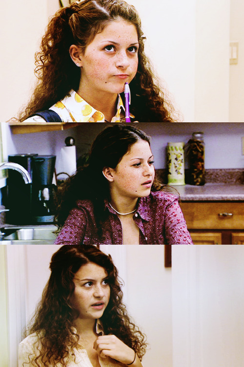 gobiebluth:  another meme i won’t finish: [3/5] female characters↳ Maeby FünkeI