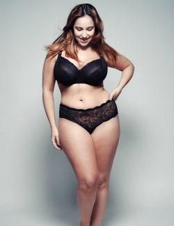 curvesinlingerie:  Jada Sazer - models1.co.uk