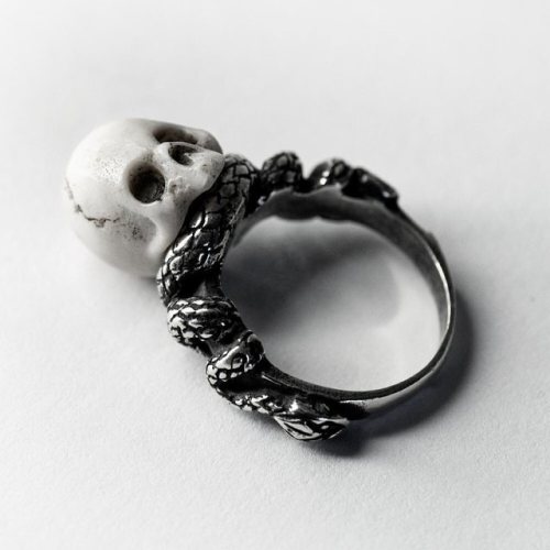 New in! #macabregadgets SKULL & SERPENT RING | MACABREGADGETS.COM#fashionjewelry #skulljewelry #