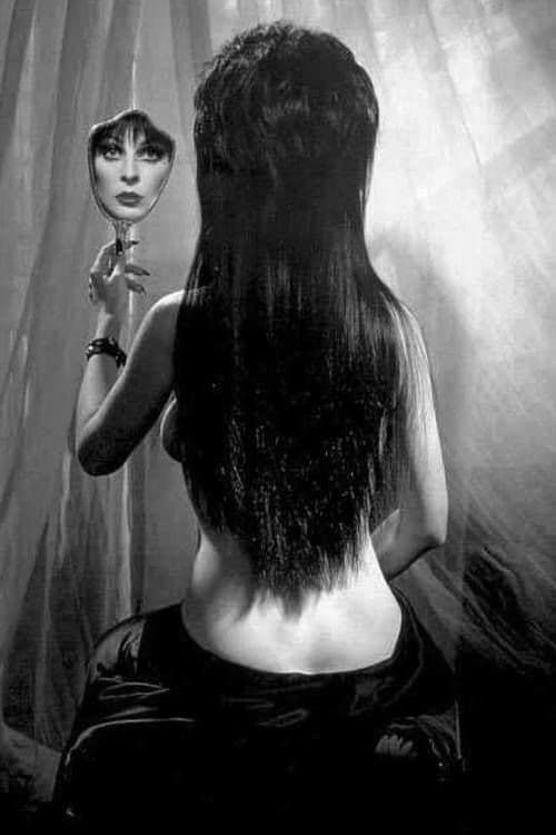 the-butcher-of-plainfield-666: Elvira: Mistress of the Dark