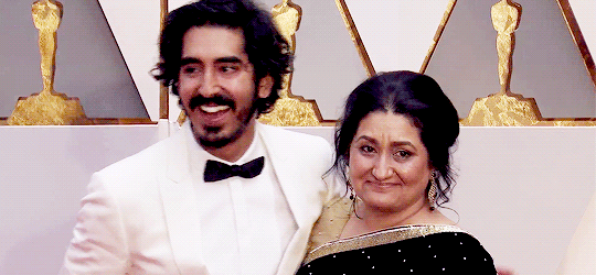ageofultron:Dev Patel and his mom Anita arrive on the red carpet at the Oscars 2017