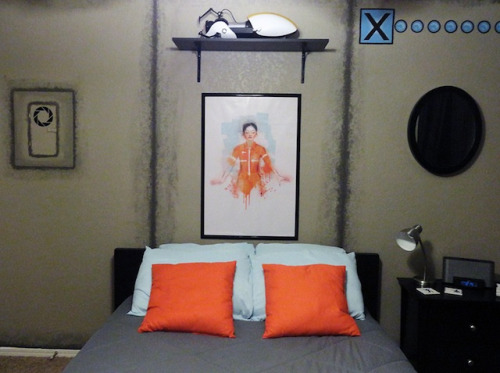 thenimbus:  theomeganerd:  Portal Themed Bedroom by Lauren  jesus fucking christ what a room 